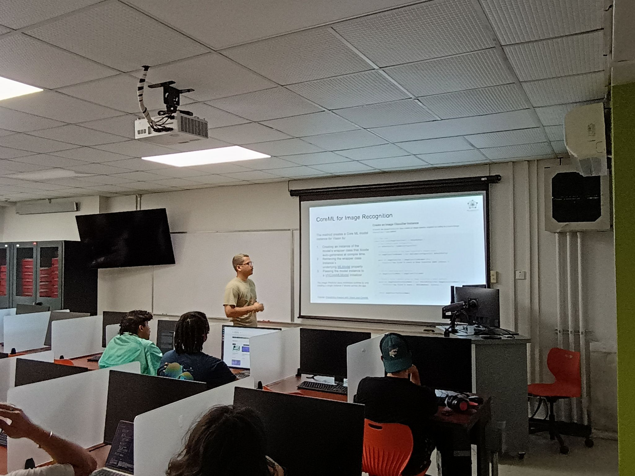Sebastián Presentation in Apple CoreML for Edge ML Course